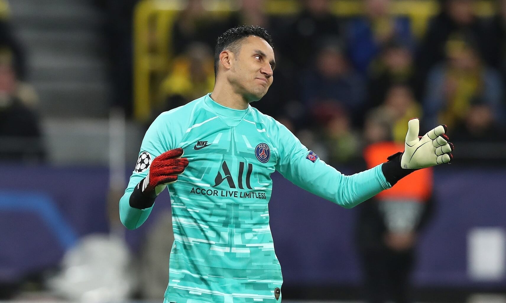 Navas doi dau Ramos tai Mexico hinh anh