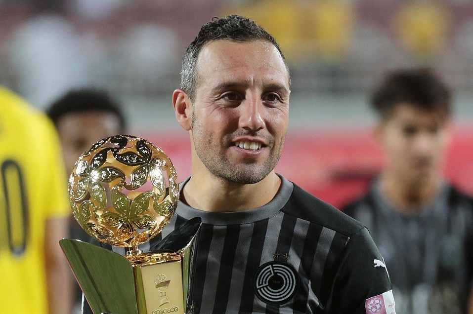 Cazorla ghi ban giup doi bong cua Xavi vo dich hinh anh