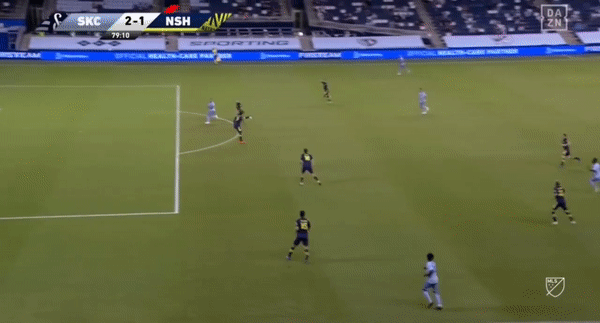 Cau thu volley ghi ban o giai nha nghe My hinh anh