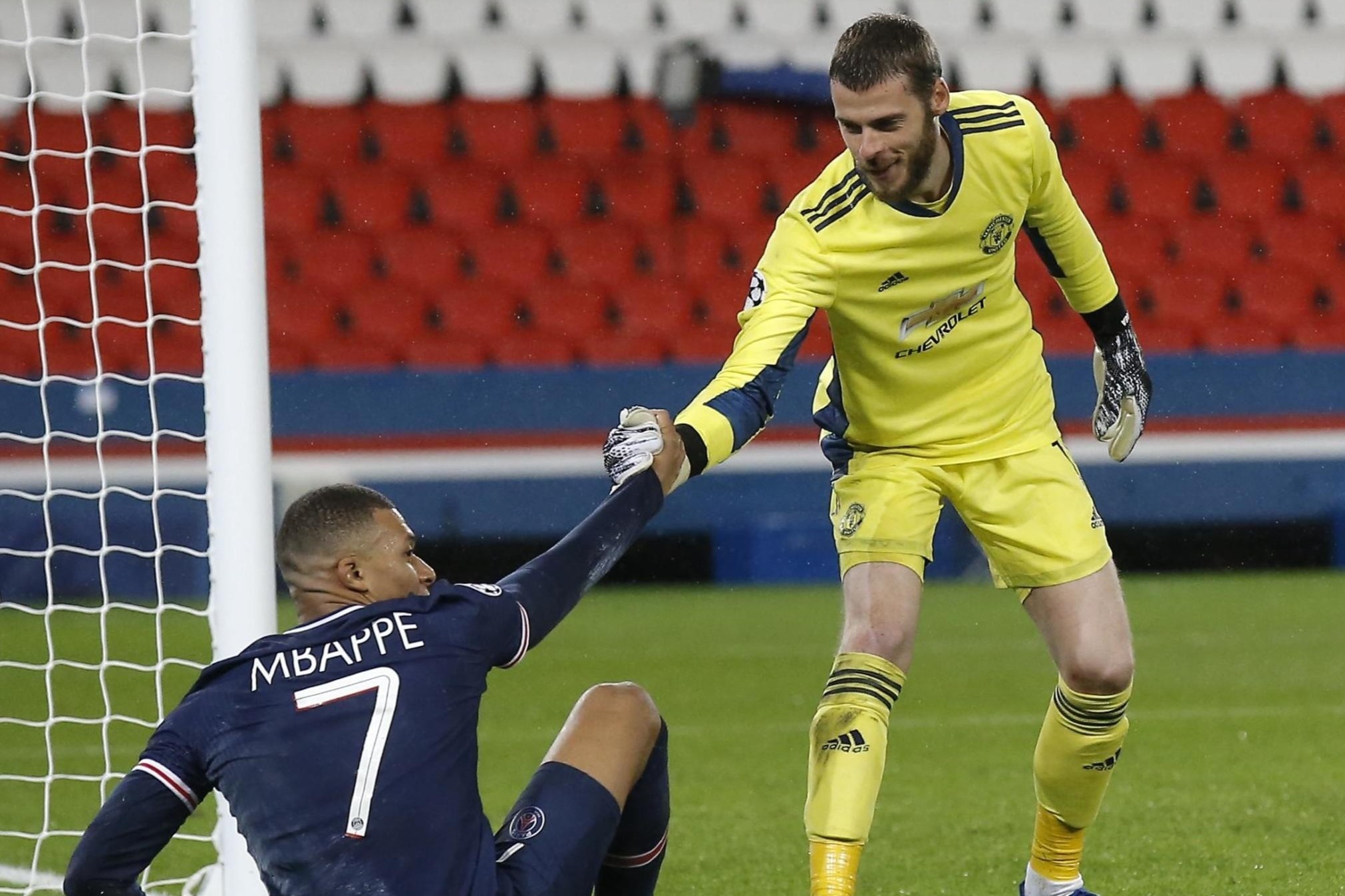 Tran thua MU la loi canh bao voi PSG hinh anh