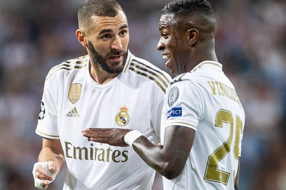 Benzema xin loi Vinicius sau vu noi xau hinh anh