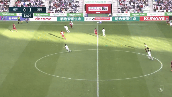 Iniesta va dong doi nhan ban thua vi cu sut tu giua san hinh anh