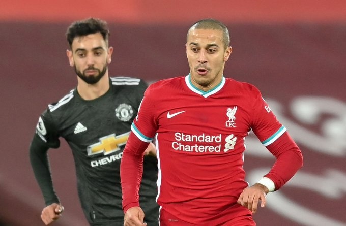 Tran Liverpool - MU lap ky luc nguoi xem o Anh hinh anh