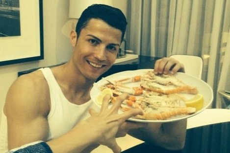 Ronaldo co mot thoi quen xau trong an uong hinh anh