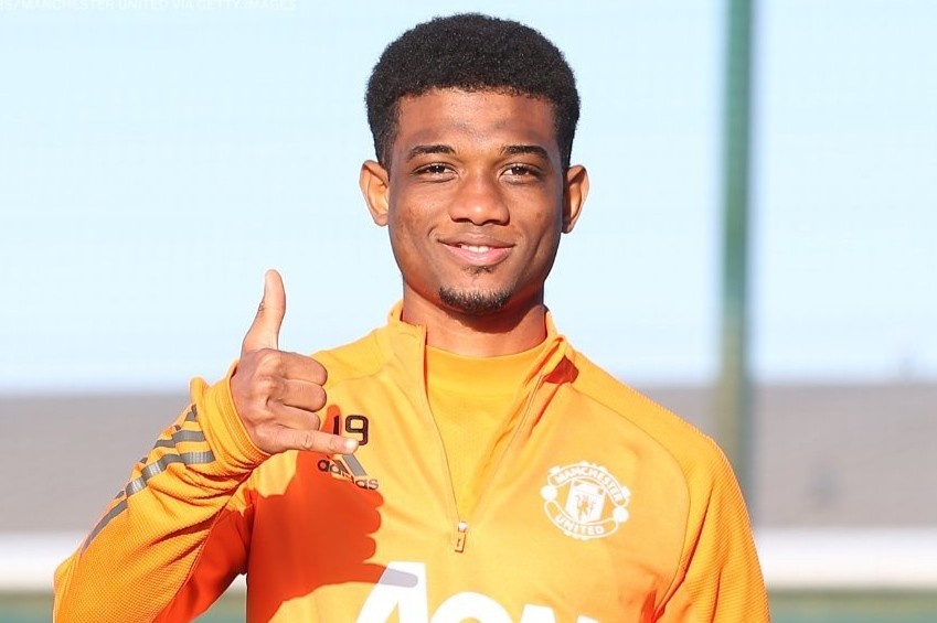 Tan binh MU lap cu dup vao luoi U23 Liverpool hinh anh