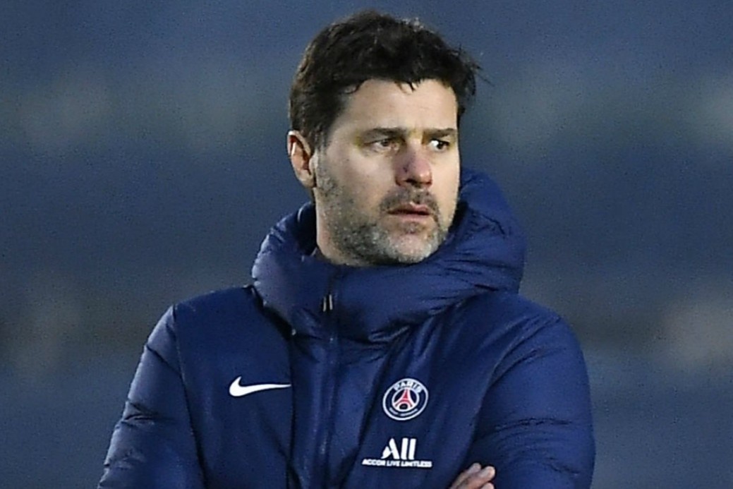 HLV Pochettino bi treu choc trong buoi tap cua PSG hinh anh