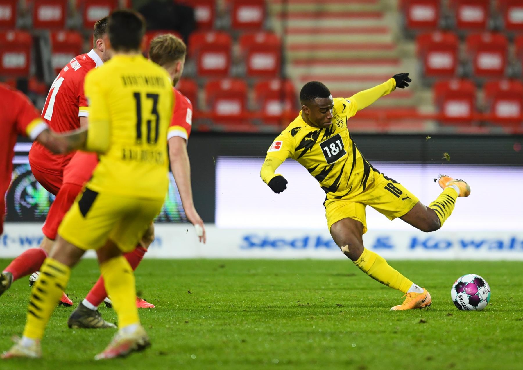 Youssoufa Moukoko anh 9