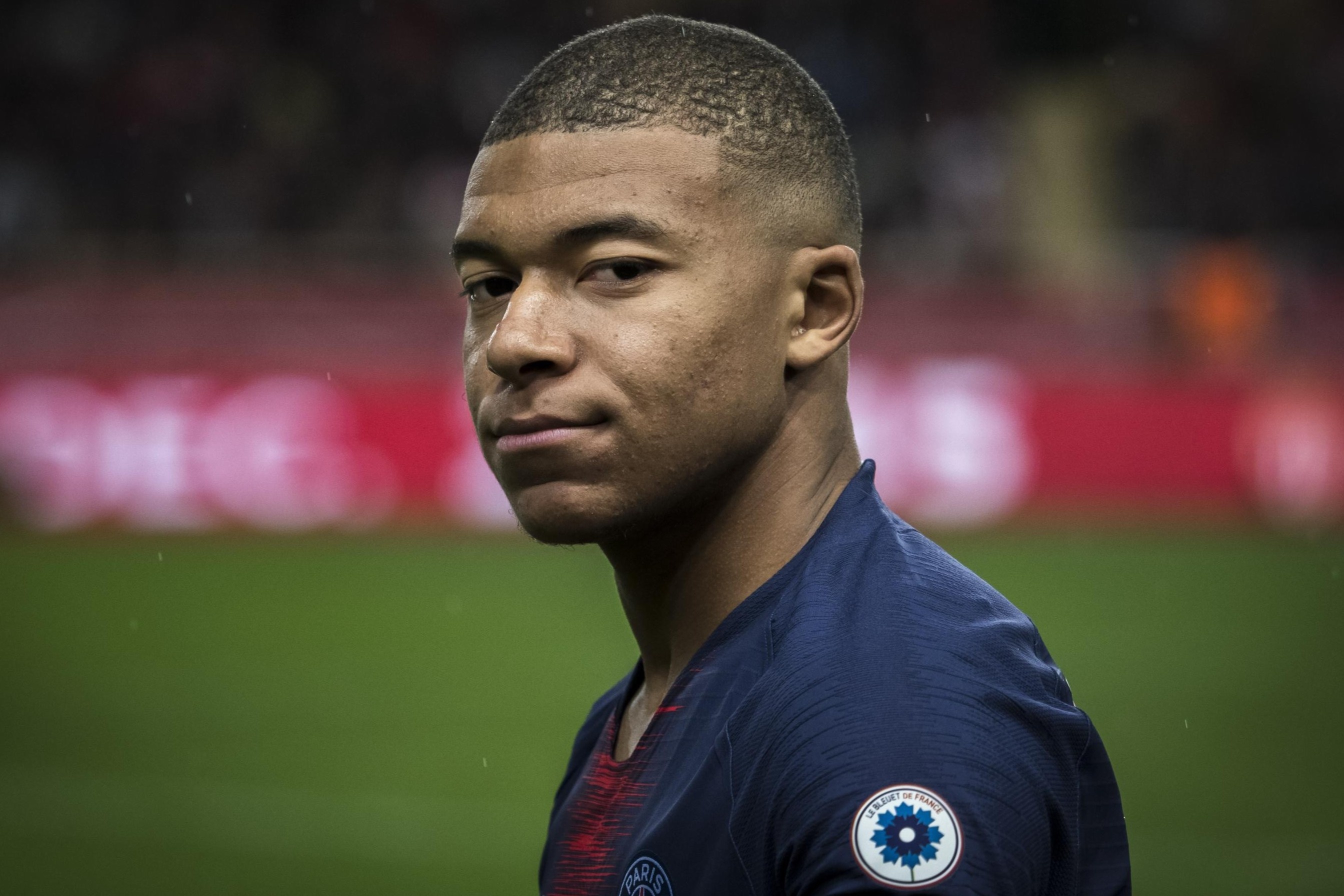 Mbappe va nhiem vu giai loi nguyen o Camp Nou hinh anh