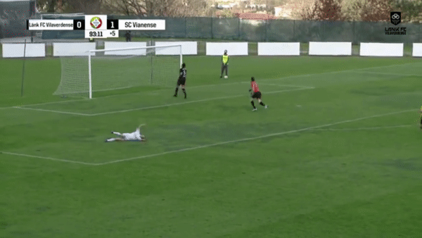 Pha danh dau phan luoi nha o giai Bo Dao Nha hinh anh