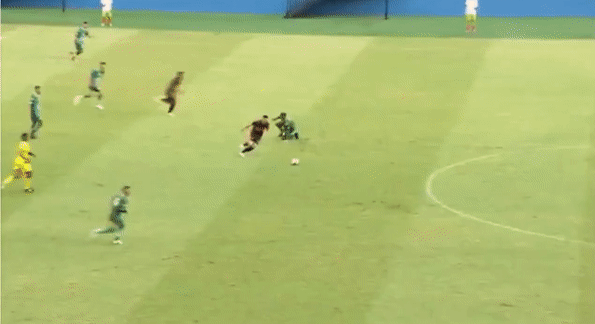 Ban thang tu khoang cach 65 m o giai Brazil hinh anh