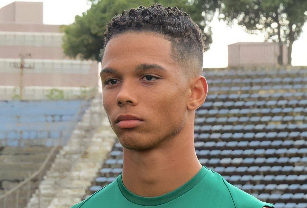 Con trai Eto’o lap cu dup o giai U20 chau Phi hinh anh