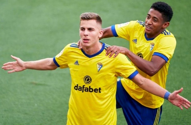 Niem kieu hanh cua ke gieo ac mong cho Real va Barca hinh anh