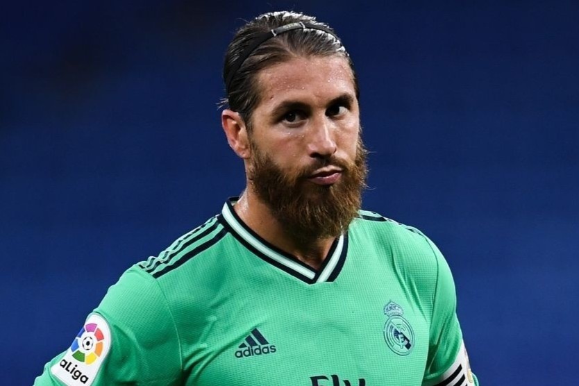 Ramos dong y giam luong de o lai Real hinh anh