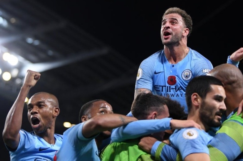 Derby Manchester gio chi mot mau xanh hinh anh