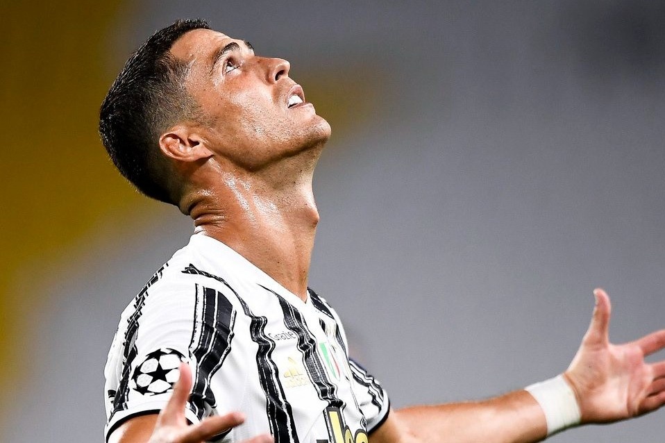 Ronaldo bi loai la cai tat voi Super League hinh anh