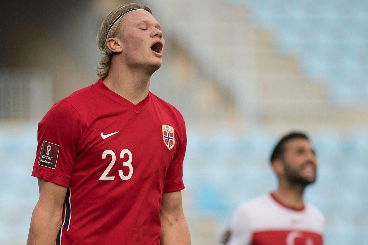 Haaland thi dau te trong tran thua cua Na Uy hinh anh