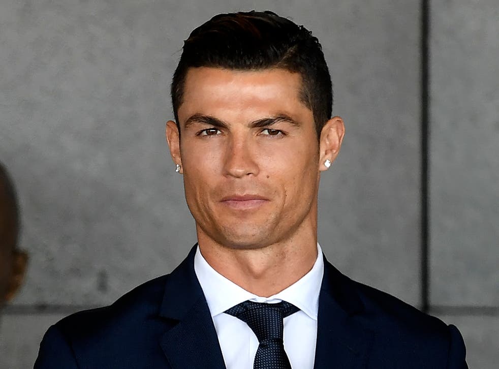 Ronaldo khien MU thiet hai khi bo du dau hinh anh