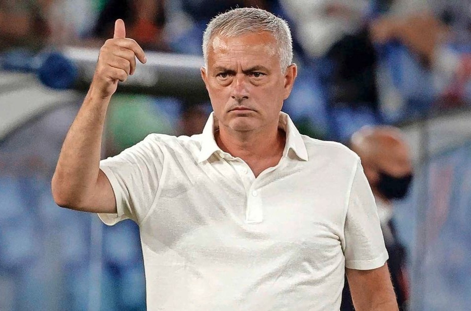 Mourinho thang tran chinh thuc dau tien cung Roma hinh anh