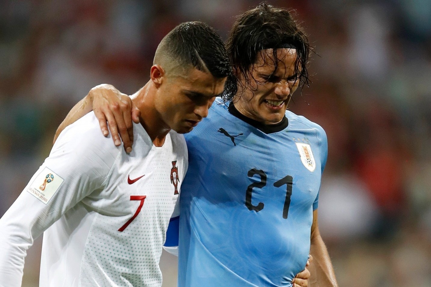 Man Utd lam ro tuong lai Cavani khi co Ronaldo hinh anh