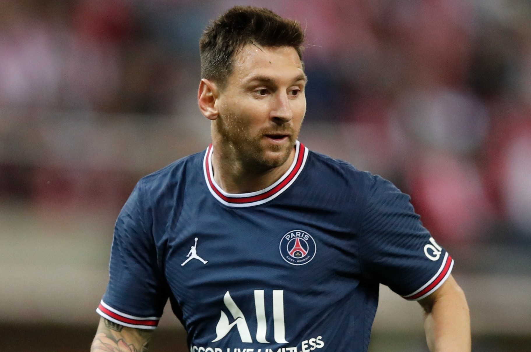 Man toa sang cua Mbappe bi Messi che lap hinh anh