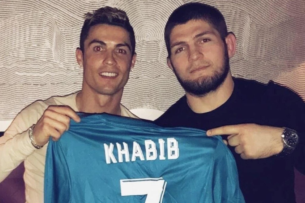 Khabib tiet lo Ronaldo len ke hoach ve Man United tu lau hinh anh