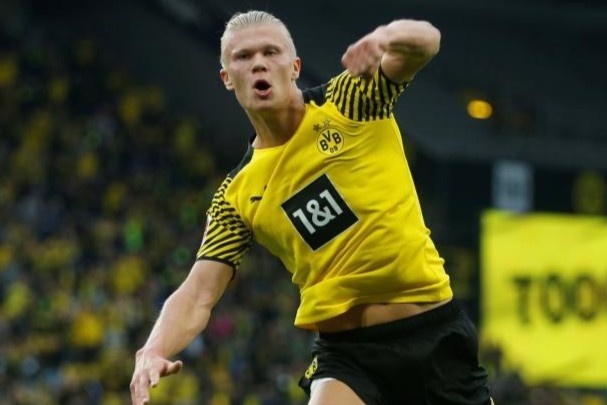Haaland ghi ban thu 68 sau 67 tran cho Dortmund hinh anh