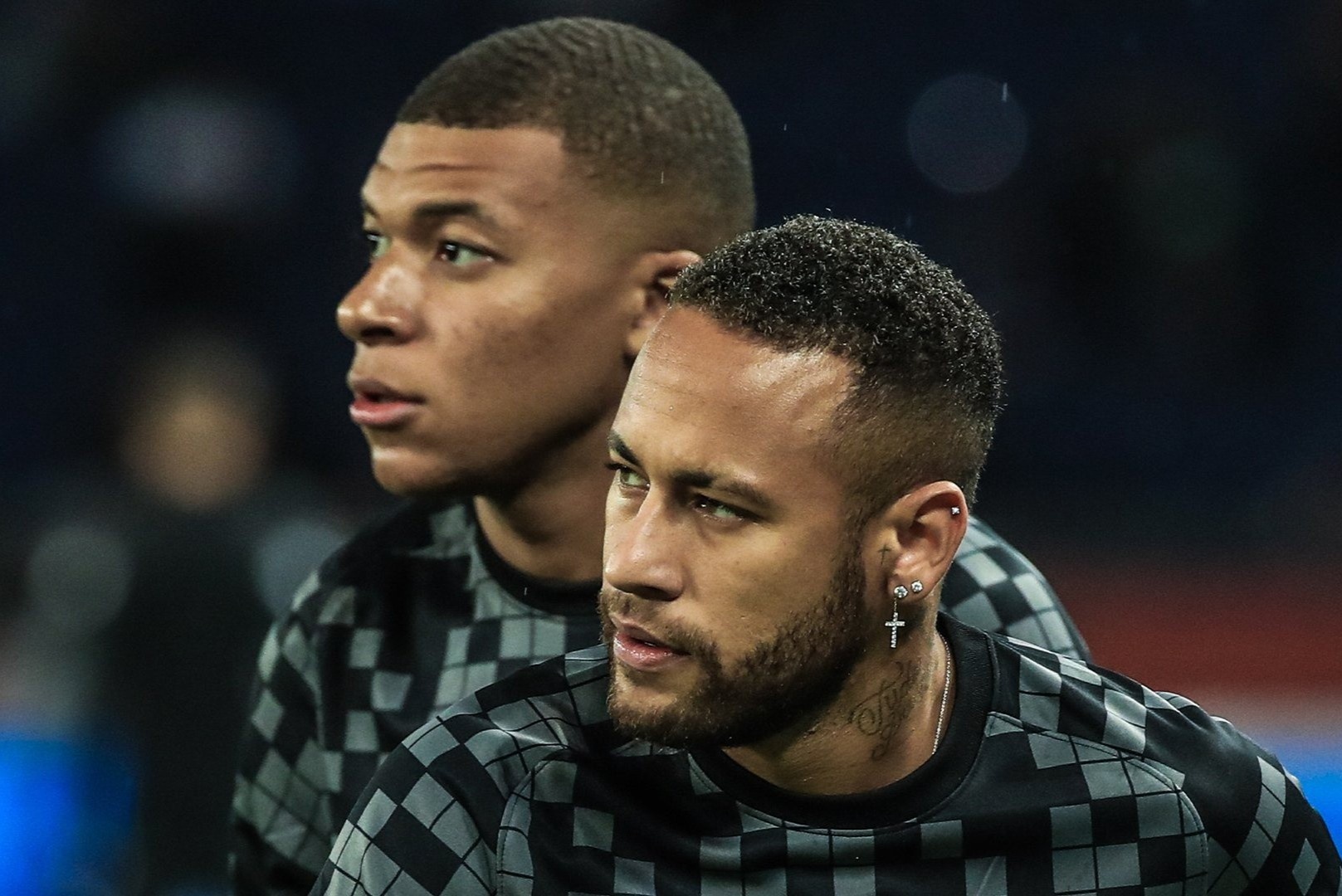 Mbappe va Neymar khien noi bo PSG them roi hinh anh