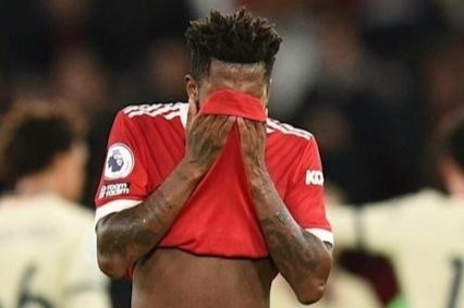 Thua dam Liverpool nhu bo phim kinh di voi Man United hinh anh