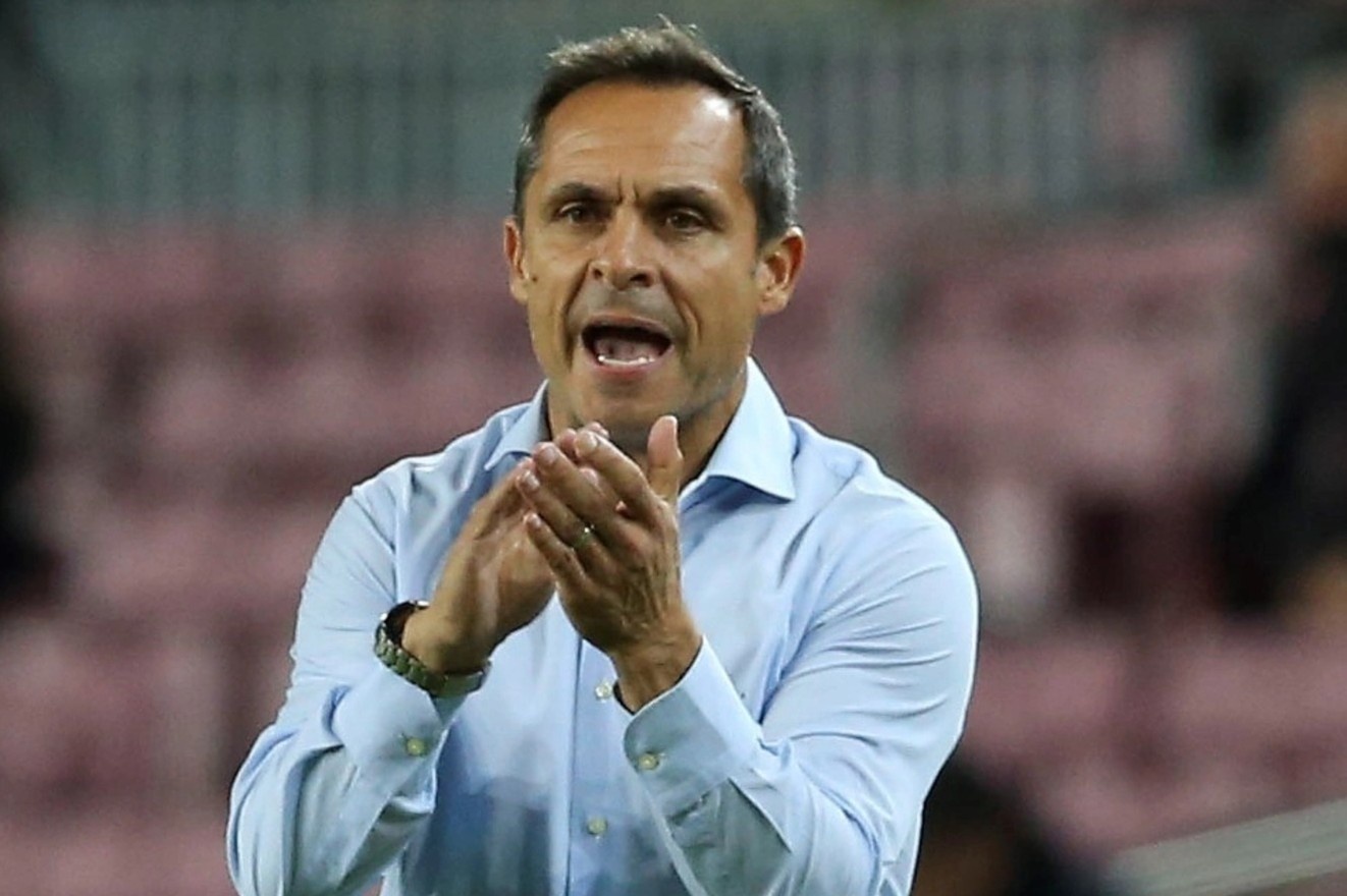 Cau thu Barca kho chiu voi HLV tam quyen hinh anh