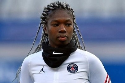 Nu cau thu PSG bi bat vi thue nguoi hanh hung dong doi hinh anh