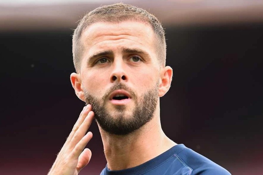 Pjanic bi tay chay khoi doi tuyen quoc gia hinh anh