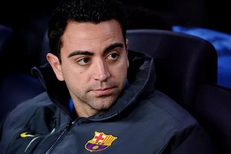 Xavi kho cuu Barca voi tui tien rong hinh anh