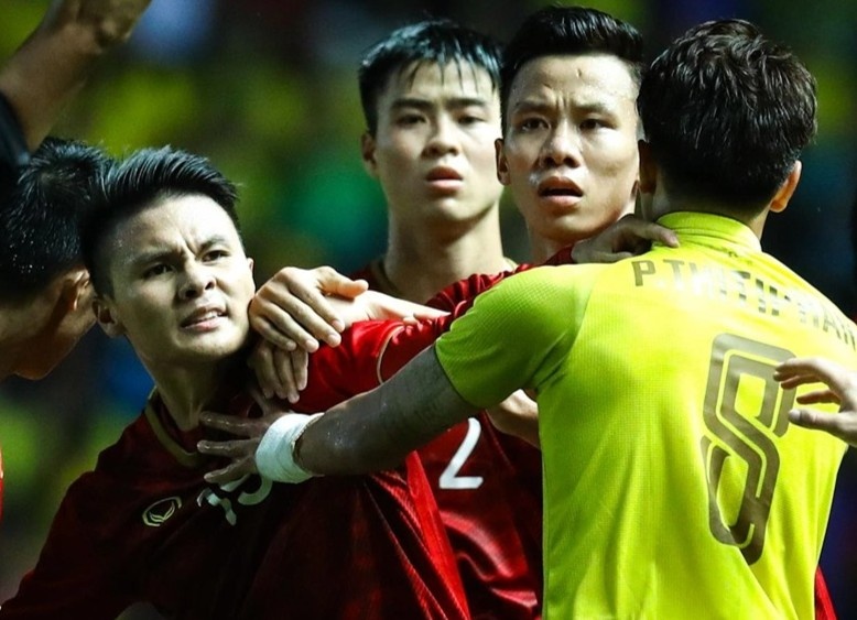 Cuu HLV tuyen Thai Lan: 'Gap Viet Nam luc nao cung cang thang' hinh anh