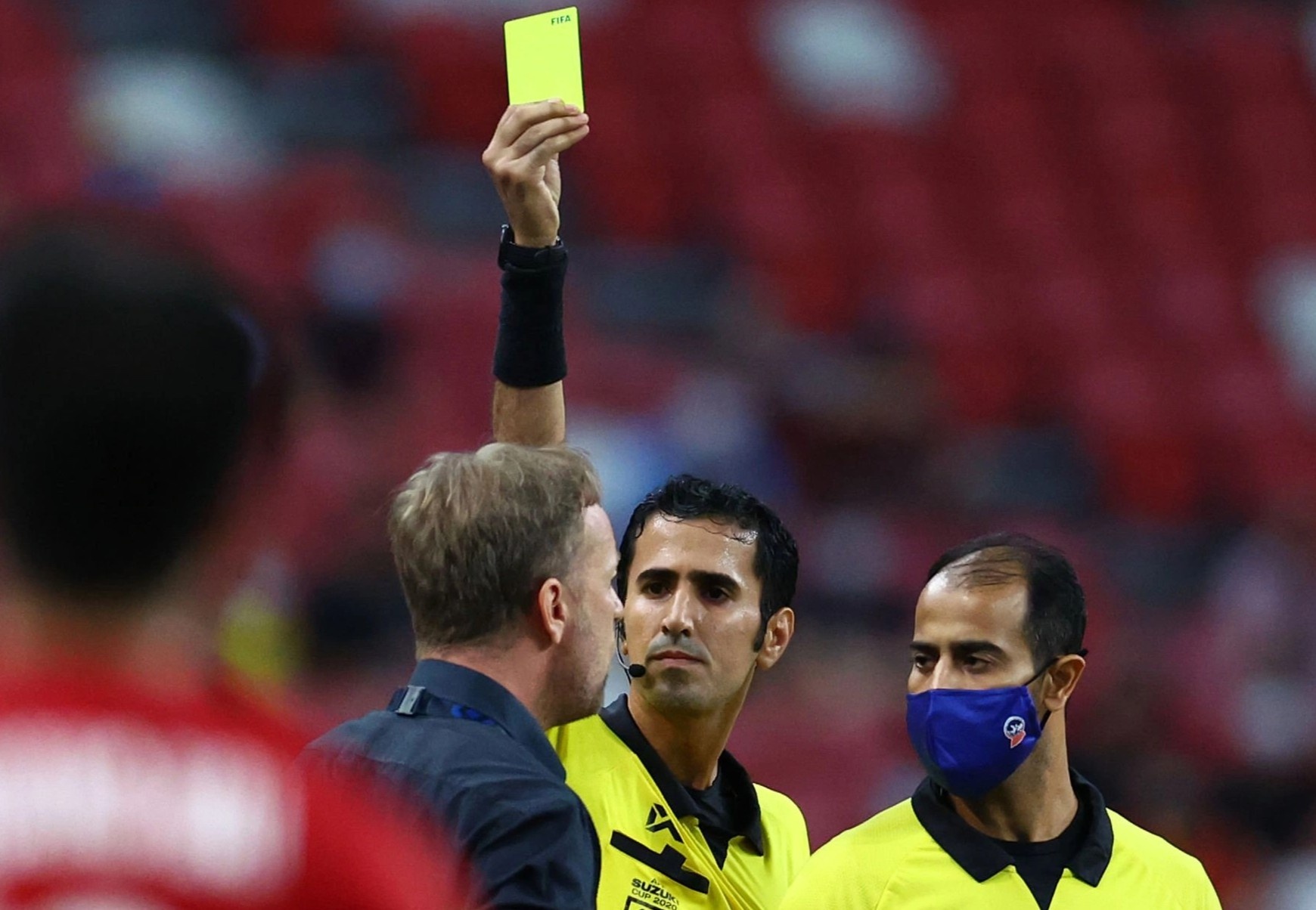 Trong tai bat tran Viet Nam - Thai Lan hieu sai ve luat hinh anh