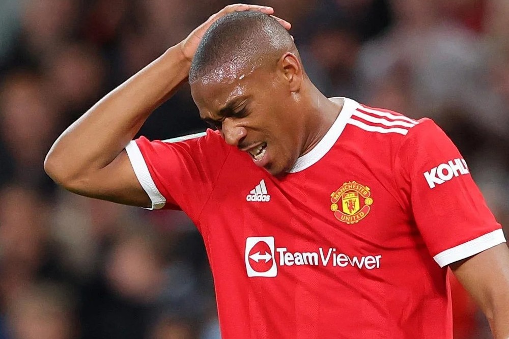 Martial de lai su that vong va nuoi tiec o MU hinh anh