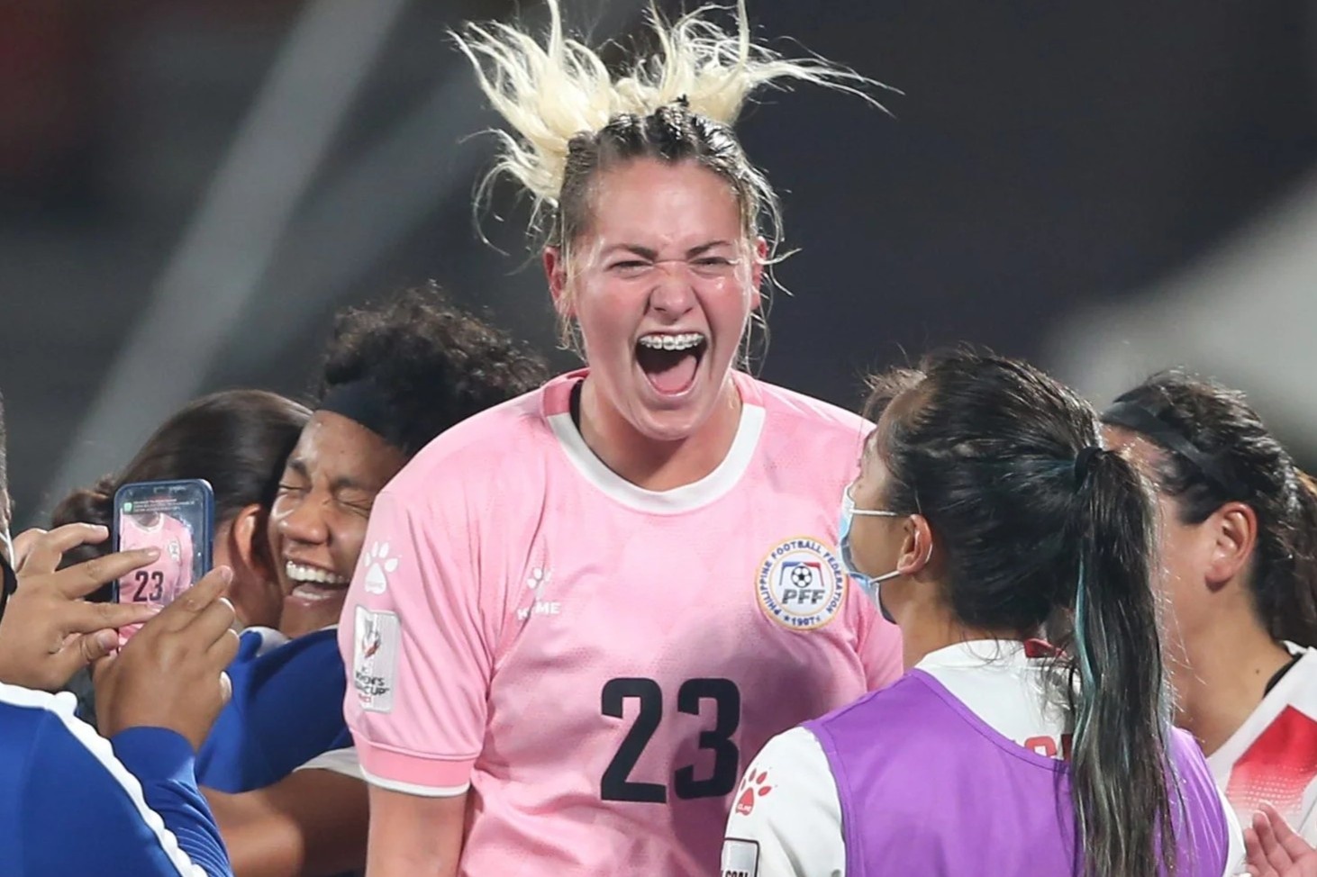 Bong da nu Philippines tao ra lich su nhu the nao? hinh anh