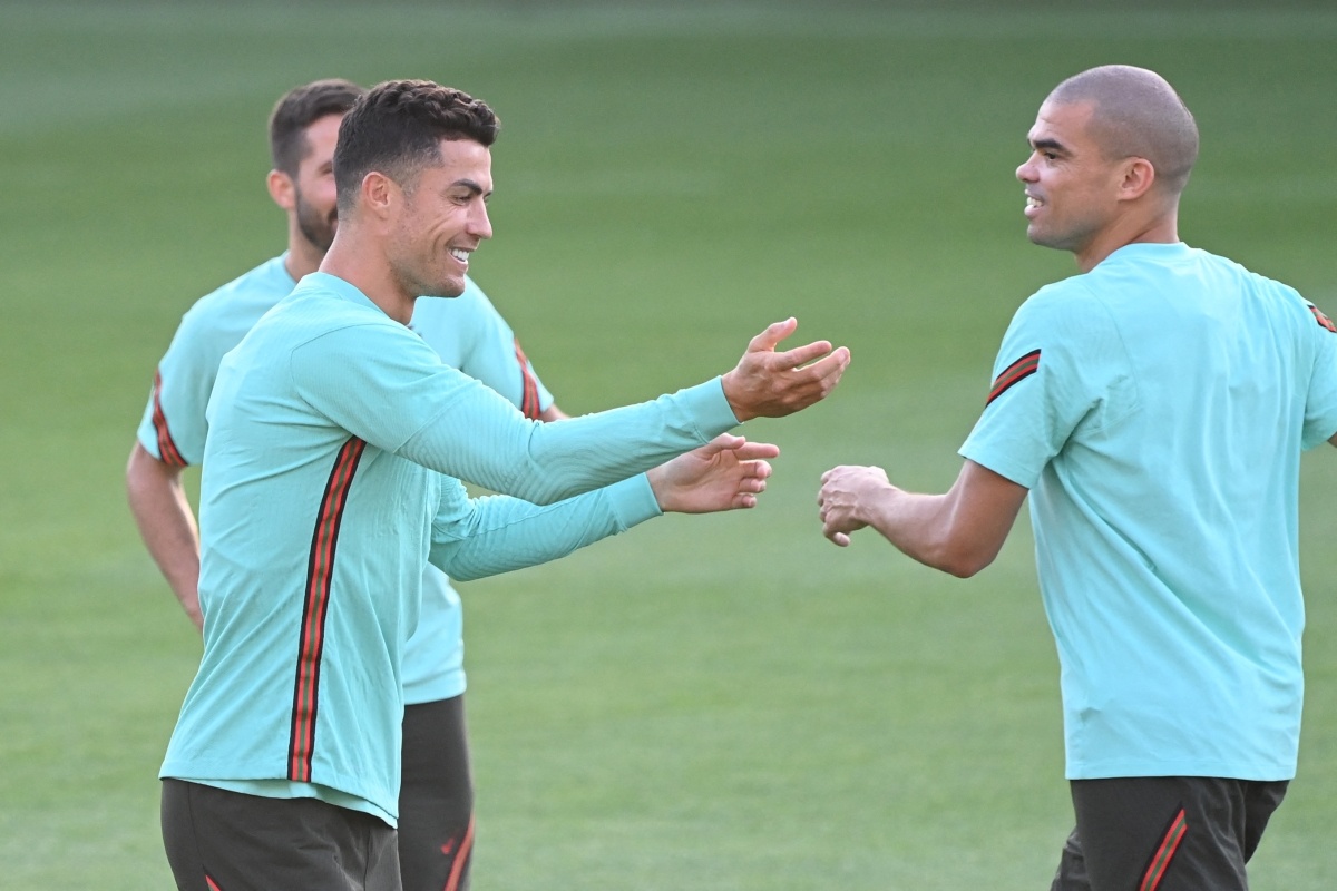 Cristiano Ronaldo anh 1