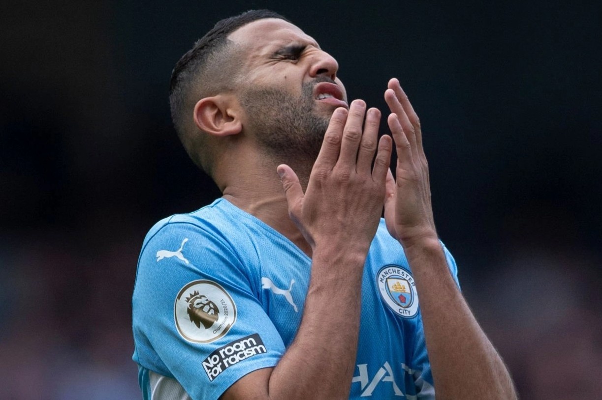 Pha bo lo cua Mahrez co the khien Man City tra gia hinh anh