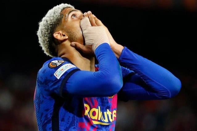 Barca va canh tuong dang xau ho o Camp Nou hinh anh