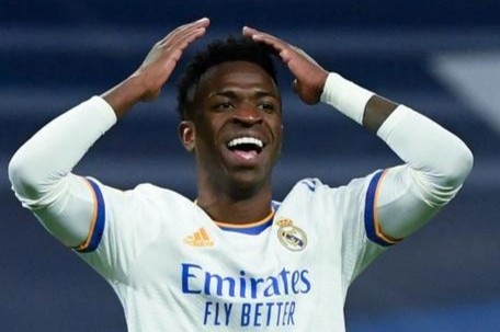 Cuu tuyen thu Brazil: 'Vinicius la con lua' hinh anh