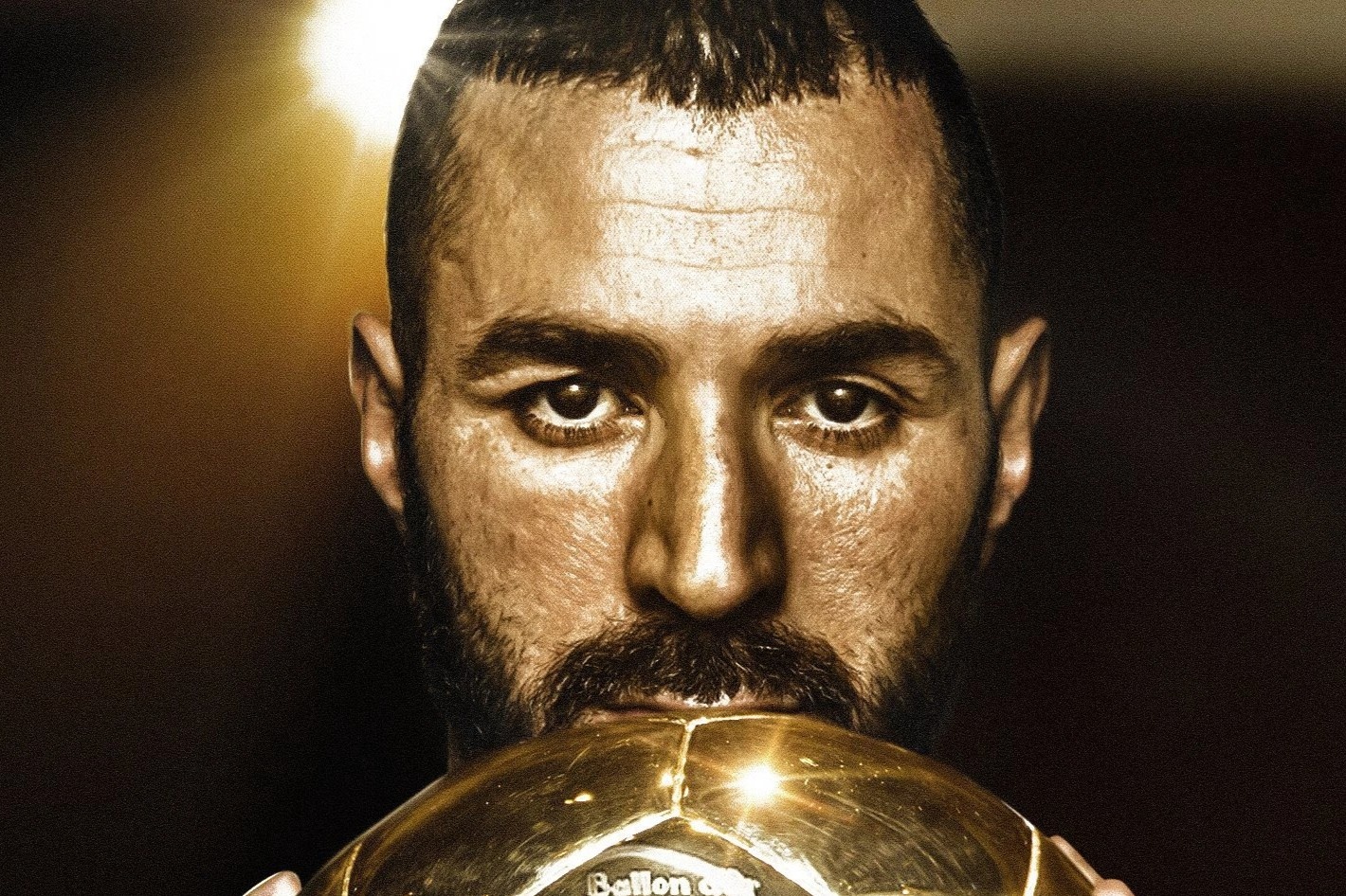 Benzema nen duoc trao Qua bong vang tu bay gio hinh anh