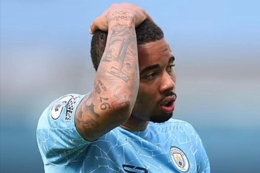 Dau cham het cho Gabriel Jesus o Man City hinh anh