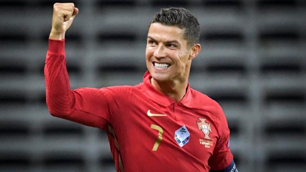 Ronaldo khong ra san sau khi thang kien cao buoc hiep dam hinh anh