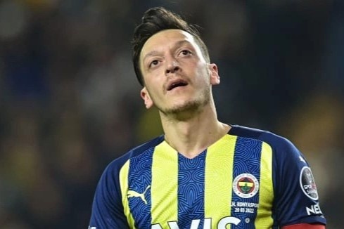 Ozil khong con duong lui o Fenerbahce hinh anh