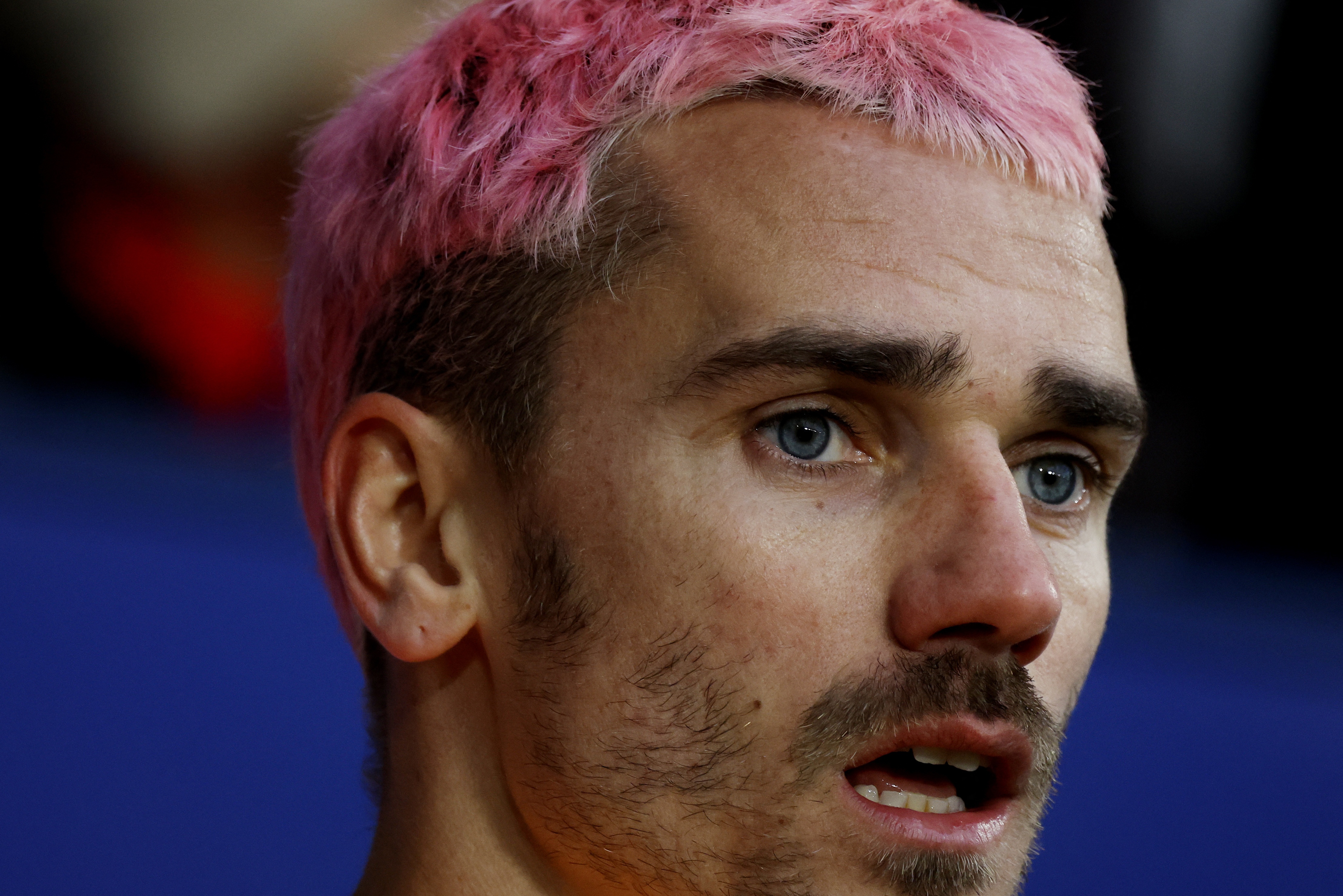 Griezmann cham day phong do hinh anh