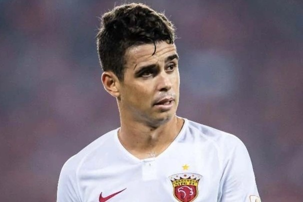 Roi Trung Quoc, Oscar se doi dau Messi? hinh anh