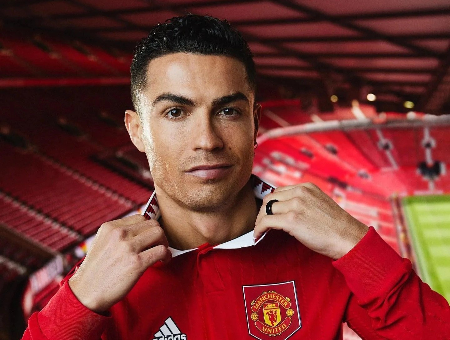 Ronaldo giup MU noi tieng nhat tren mang xa hoi hinh anh