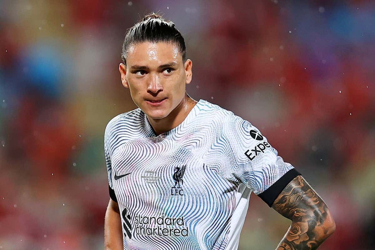 MU dung de pha bo lo cua Nunez danh lua hinh anh