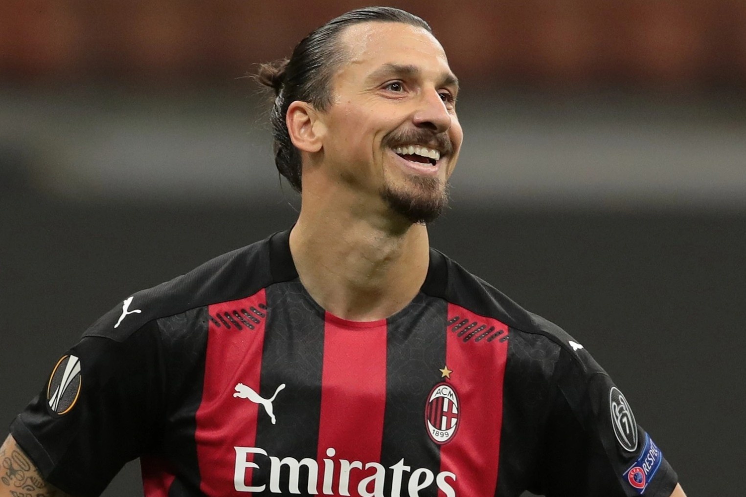 Milan giu chan Ibrahimovic den nam 41 tuoi hinh anh