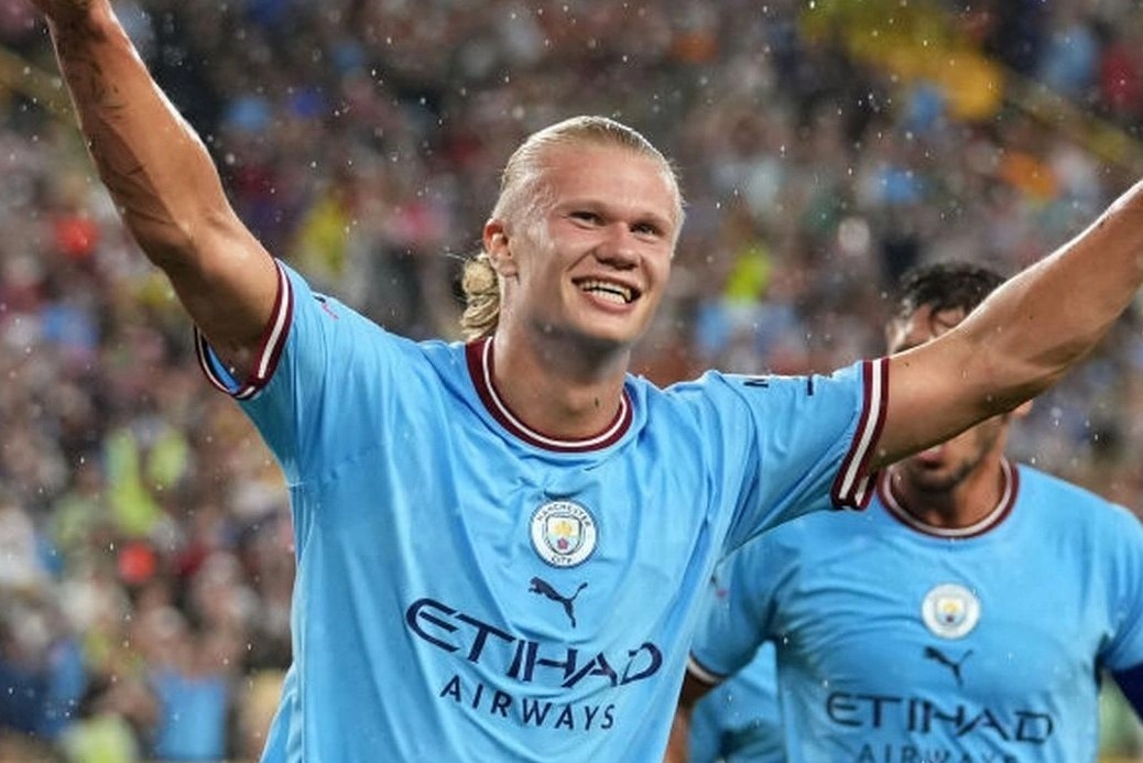 Chi chan thuong moi ngan duoc Haaland toa sang hinh anh